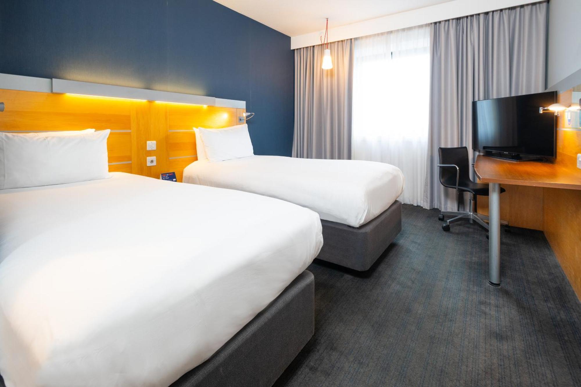 Holiday Inn Express Bedford By Ihg Exteriér fotografie