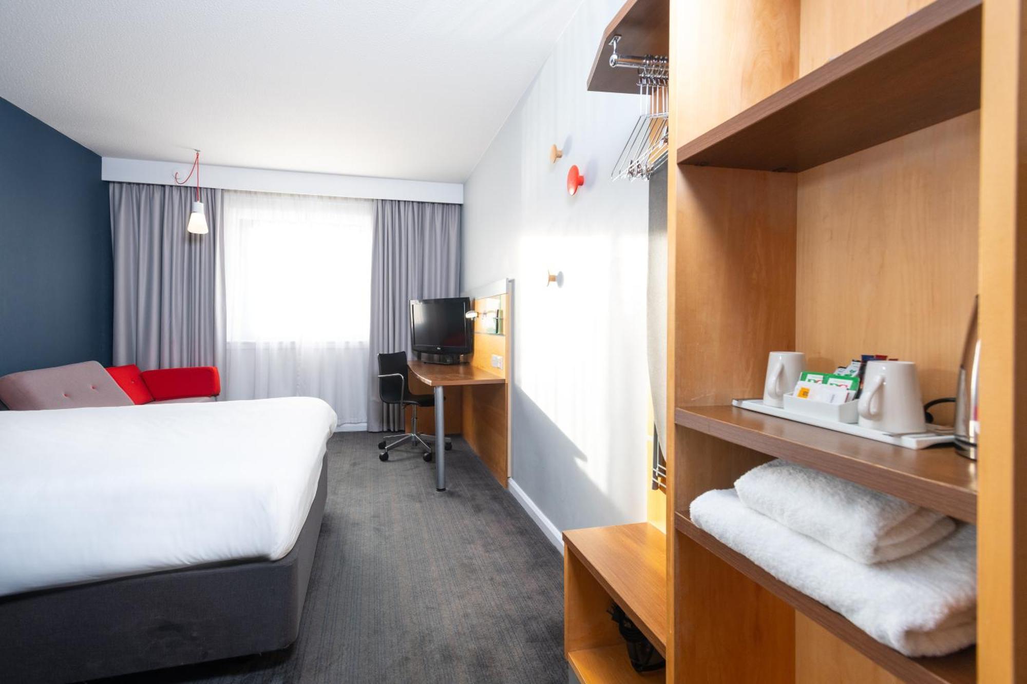 Holiday Inn Express Bedford By Ihg Exteriér fotografie
