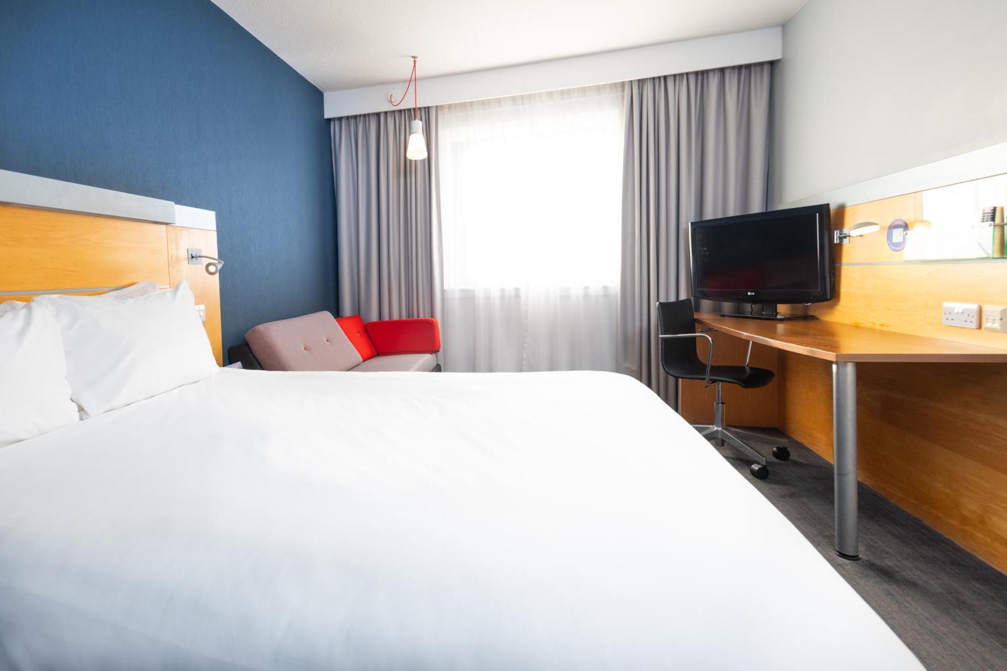 Holiday Inn Express Bedford By Ihg Exteriér fotografie