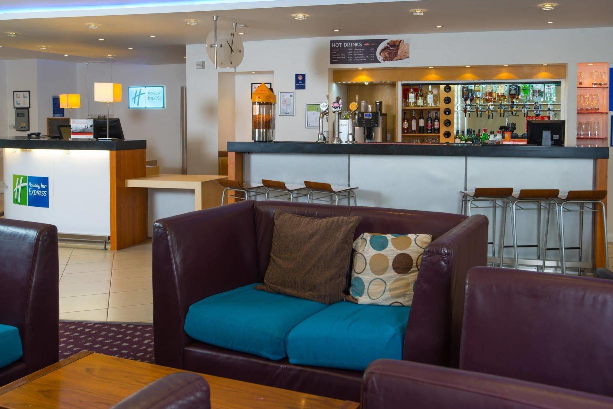 Holiday Inn Express Bedford By Ihg Exteriér fotografie