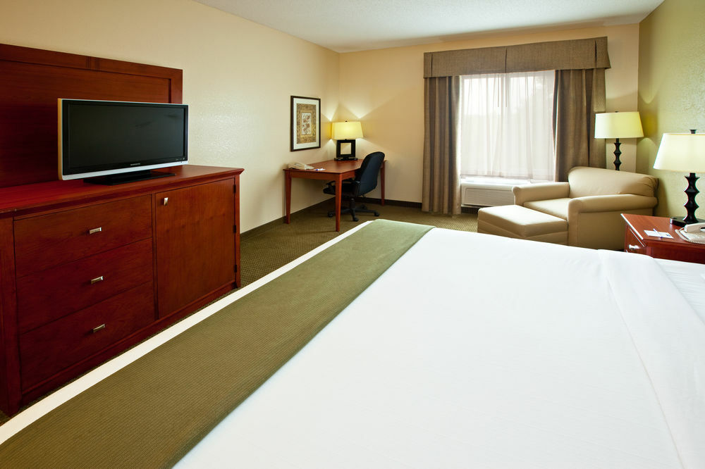 Holiday Inn Express Bedford By Ihg Exteriér fotografie